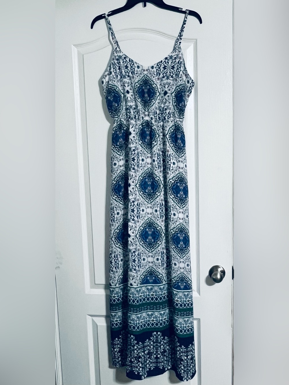 Skies Are Blue White and Navy Patterned Maxi Dress Size S